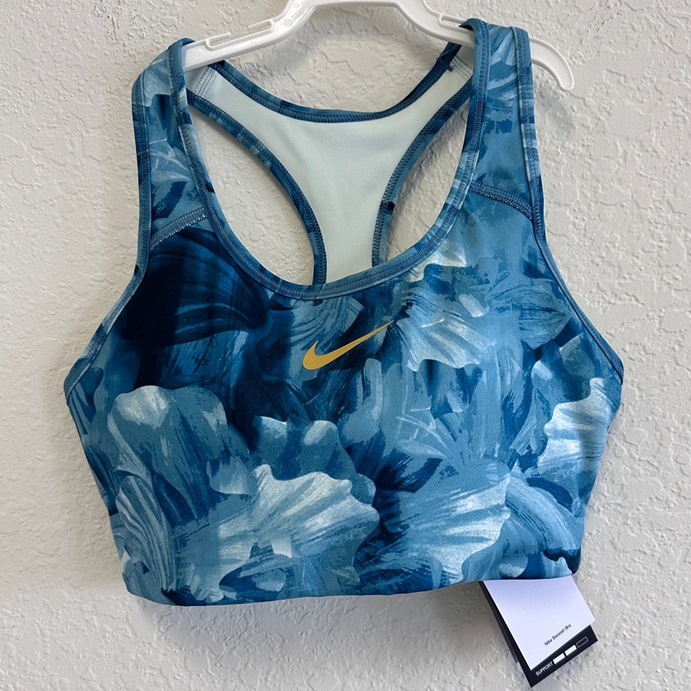 Bundle Nike Pro Women's 5" Shorts & Swoosh Medium-Support Padded Sports Bra - Picture 2 of 14